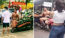 Thanh niên đứng bán dưa ở Sài Gòn sở hữu body siêu xịn xò khiến hội chị em phát cuồng