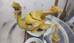 Hội gái đoảng khoe loạt tác phẩm gà luộc cúng giao thừa khiến dân tình không thể nhịn cười