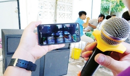 Nỗi ám ảnh khi hàng xóm hát karaoke ngày Tết: Hành vi gây ồn ào có thể bị phạt tiền