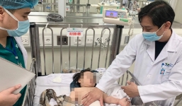 Nhìn hình ảnh CT não của cháu bé rơi từ tầng 13 chung cư, BS thốt lên 'chỉ có phép màu'