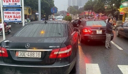 Vụ 2 'xế sang' Mercedes E300 trùng biển số lưu thông trên đường Hà Nội: Cục CSGT vào cuộc