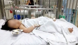 Vụ cháu bé rơi từ tầng 13 chung cư được 'người vận chuyển' giải cứu: Bố mẹ chỉ vừa rời mắt