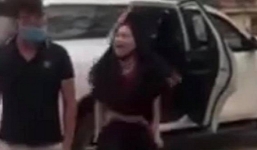 Xác minh người phụ nữ cởi đồ phản cảm, lớn tiếng chửi bới trước cổng đền Cuông 