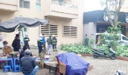 Hà Nội: Nữ sinh lớp 10 nghi trầm cảm, rơi từ tầng cao chung cư xuống mái tôn