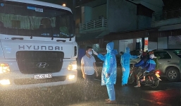 Hải Phòng: 3 thanh niên đi xe máy 'thông chốt' sang Hải Dương để tìm phòng hát