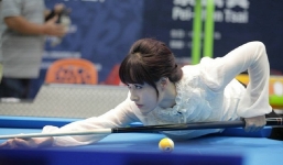 Cơ thủ 41 tuổi gây thương nhớ với vẻ đẹp và khí chất như 'nữ hoàng băng giá'