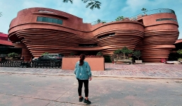 Làng gốm Bát Tràng xuất hiện công trình siêu độc, hứa hẹn sẽ thành địa điểm check-in nổi tiếng