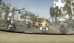 2 CSGT 'mở đường' giúp tài xế chở sản phụ sinh con trên xe vào viện an toàn: 'Ai ở tình thế đó cũng vậy thôi'