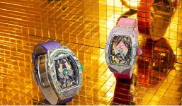 Siêu phẩm đồng hồ chồng Lệ Quyên khoe trên thế giới chỉ có 7 chiếc đắt đỏ cỡ nào?