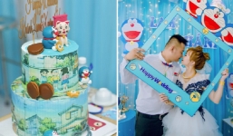 Fan cứng Doraemon trang trí lễ đính hôn theo phong cách không đụng hàng