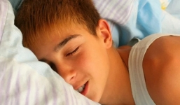 Những dấu hiệu dậy thì sớm ở bé trai mà bố mẹ Việt dễ bỏ qua