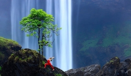 Hot girl Hải Phòng 'gây mê' với màn trình diễn yoga tuyệt đẹp giữa đại ngàn Tây Nguyên