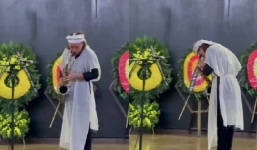 Chồng Việt Hương da diết độc tấu ca khúc 'Lòng Mẹ' để tiễn biệt đấng sinh thành