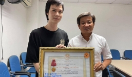 Ông Đoàn Ngọc Hải tặng Huân chương Lao động của mình cho nhà hảo tâm: ĐBQH nói gì?