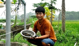 Bỏ nghề điều dưỡng về quê nuôi đặc sản, chàng trai 8X kiếm nửa tỷ đồng mỗi năm