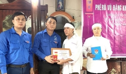 Nam sinh quên mình cứu bạn khi tắm biển được truy tặng bằng khen