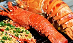 Bán 3,5 triệu đồng/kg tôm hùm cho du khách, nhà hàng ở Nha Trang bị xử lý