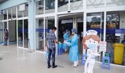 Bộ Y tế đề nghị nhân viên trong ngành không đi ăn tiệc buffet, hát karaoke