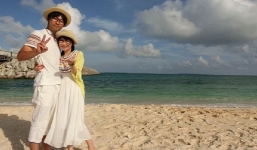 Chàng trai 37 tuổi kết hôn với bà chủ quán ăn 62, ngoại hình của 'máy bay' gây chú ý