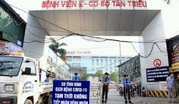 Vietcombank trao tặng 5 tỷ đồng và 10.000 suất ăn hỗ trợ BV K cơ sở Tân Triều