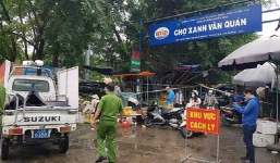 Hà Nội phong tỏa tạm thời chợ xanh Văn Quán