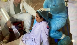 Hướng dẫn tránh sốc nhiệt cho nhân viên y tế khi mặc đồ bảo hộ dưới thời tiết nắng nóng 40 độ 