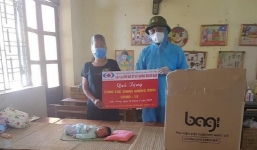 Bắc Giang: Bé 5 tuổi đập heo đất, lấy tiền tiết kiệm ủng hộ quỹ phòng chống dịch Covid-19