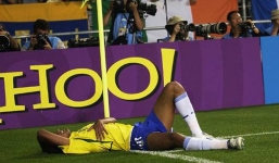 Cay hộ Malaysia, báo Trung Quốc lại so sánh cú ngã của Văn Toàn với pha ăn vạ để đời của Rivaldo