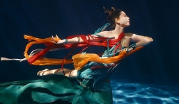 Điệu múa 'Lạc Thần Phi Thiên' dưới nước gây sốt vì đạt đến cảnh giới thoát tục