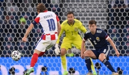 Kết quả bóng đá Croatia - Scotland: Modric lập siêu phẩm vẩy má ngoài, kỷ lục sánh vai Ronaldo