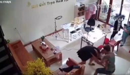 Gã chồng xăm trổ 'đi đường quyền' với vợ bầu gây phẫn nộ