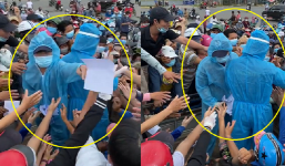 TP. HCM: Cảnh tượng người dân chen lấn, xô đẩy để lấy giấy xét nghiệm Covid-19 khiến nhiều người ái ngại