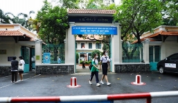 Thi tốt nghiệp THPT 2021: Vì sao các thí sinh dương tính Covid-19 vẫn lọt vào phòng thi?