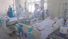 Nữ điều dưỡng ở tâm dịch TP.HCM: 'Nhớ chồng, thương con nhưng tự nhủ khi nào hết dịch thì mới về'