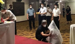 Bộ Y tế chia buồn với nữ sinh đang chống dịch ở TP.HCM không thể về chịu tang cha