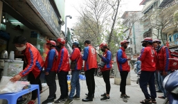 Hà Nội: Không cấm 'shipper' bưu chính, siêu thị giao hàng thiết yếu cho người dân