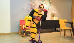 Phan Đinh Tùng khiến fans nhí 'đứng ngồi không yên' khi tung MV bắt trend 'Chị ong nâu nâu'