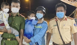 Bố lâu ngày không về vì dịch, anh 8 tuổi dắt em trai đi bộ từ Hậu Giang qua tới Cần Thơ để tìm gặp