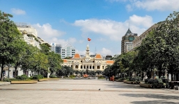 TP.HCM cùng nhiều địa phương tiếp tục giãn cách xã hội, người dân không di chuyển khỏi nơi cư trú