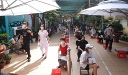 Hà Nội khẩn thiết đề nghị người dân không ra ngoài địa bàn, cần đi xét nghiệm SARS-CoV-2 miễn phí 