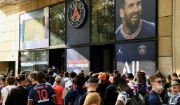 Messi lại cho Ronaldo 'hít khói' khi mới 'chân ướt chân ráo' ra mắt PSG