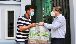 TP.HCM hỗ trợ tiền nhà trọ, lương thực, người dân không cần phải bỏ về quê lúc này