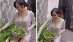 Khoe clip đi hái rau, 'Bà Tưng' khiến dân tình khó rời mắt với vòng 1 tràn viền