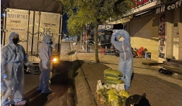 Khoảnh khắc cuối cùng của ca sĩ Phi Nhung khi đi trao quà mùa dịch khiến nhiều người nghẹn ngào