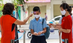 Hà Nội bỏ quy định 14 ngày không có F0 mới được mở cổng trường, HS đi học lại từ ngày 6/12