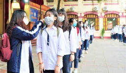 Hà Nội: Thêm 6 quận tạm dừng học sinh lớp 9 và lớp 12 đến trường