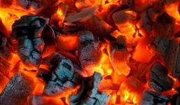 Thanh Hoá: Chồng tử vong, vợ nguy kịch do đốt than sưởi ấm qua đêm