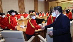 Thủ tướng: Các tuyển thủ đội bóng đá nữ xứng đáng là 'những cô gái kim cương'