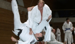 Tổng thống Vladimir Putin bị Liên đoàn Judo quốc tế tước chức danh chủ tịch danh dự