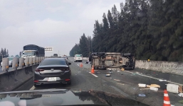 Hiện trường vụ lật xe biển xanh trên cao tốc khiến Phó chủ tịch TP. HCM qua đời